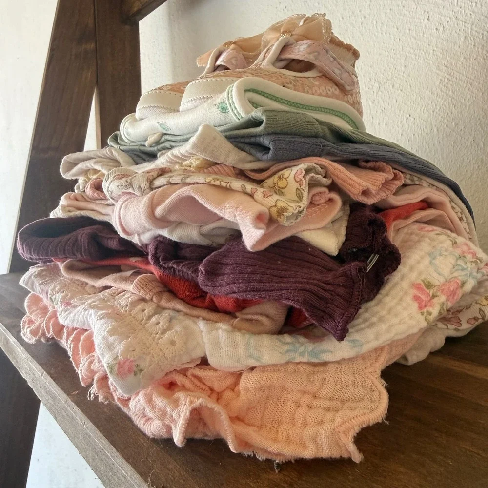 Lot of 15+ Baby Girl Clothing 0-3 Months Bundle Bodysuits Outfits Shoes Mixed 01